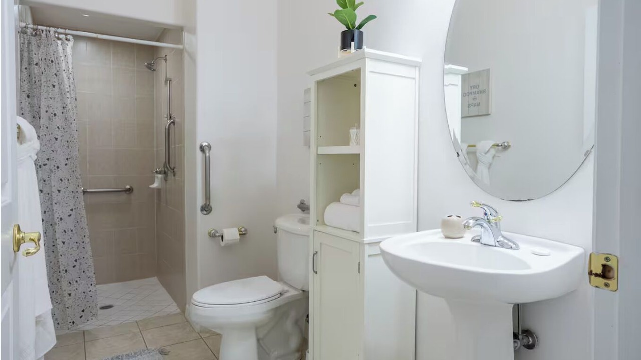 Photo of Bathroom in Bahama Bay