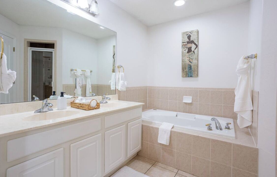 Photo of Bathroom in Bahama Bay