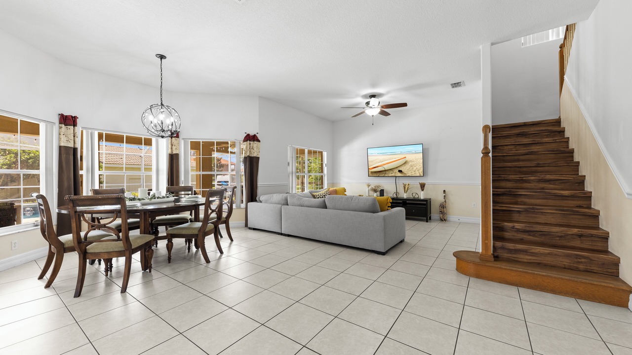 Photo of Livingroom in Bahama Bay