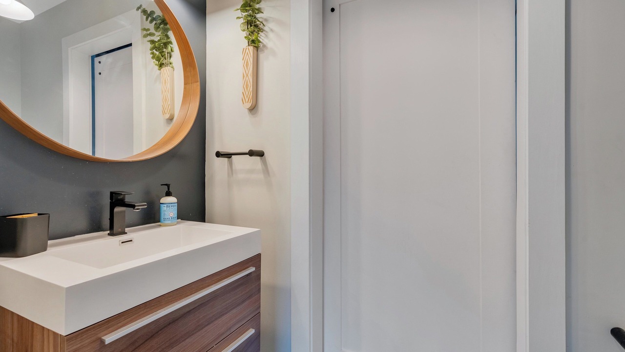 Photo of Bathroom in Wadeview Park