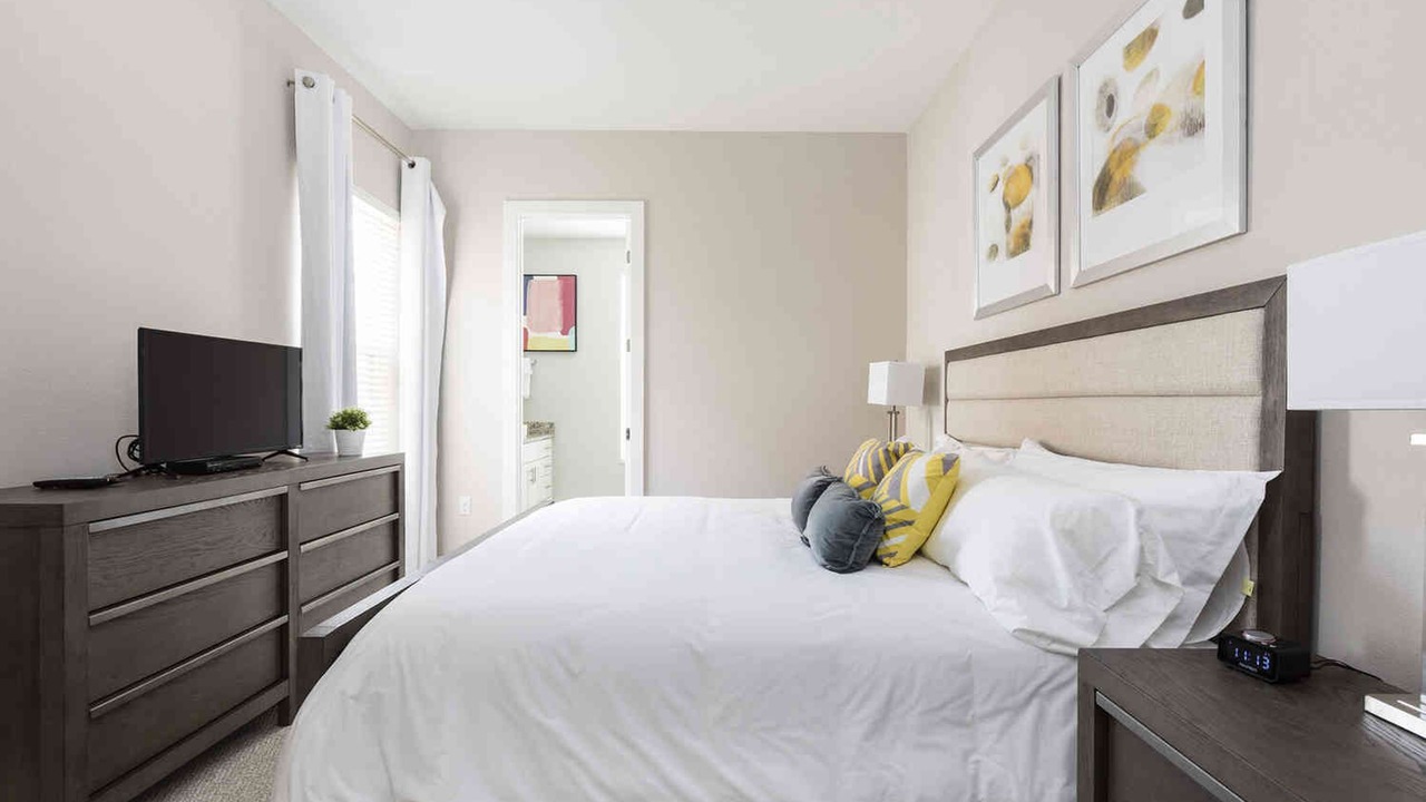 Photo of Bedroom in Crestwynd Bay
