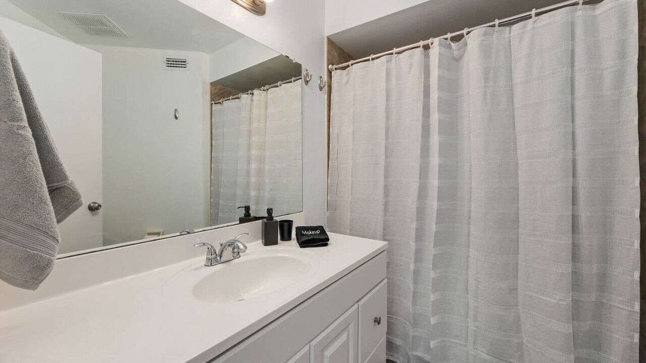 Photo of Bathroom in Ventura