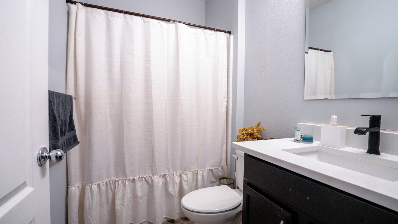 Photo of Bathroom in Buena Ventura Lakes