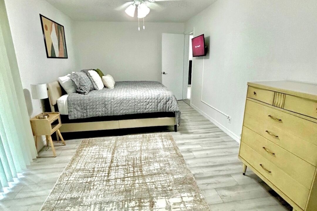 Photo of Bedroom in Pine Castle