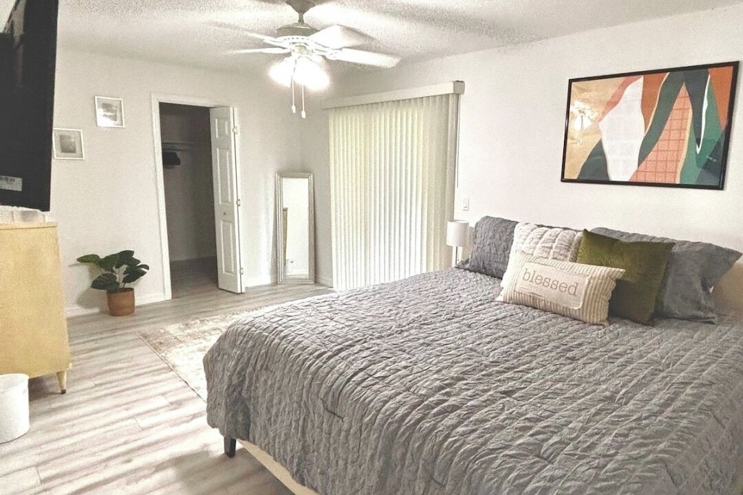 Photo of Bedroom in Pine Castle
