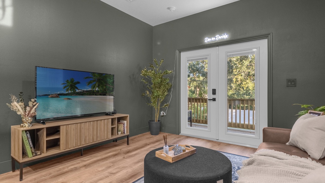 Photo of Livingroom in Lake Davis - Greenwood