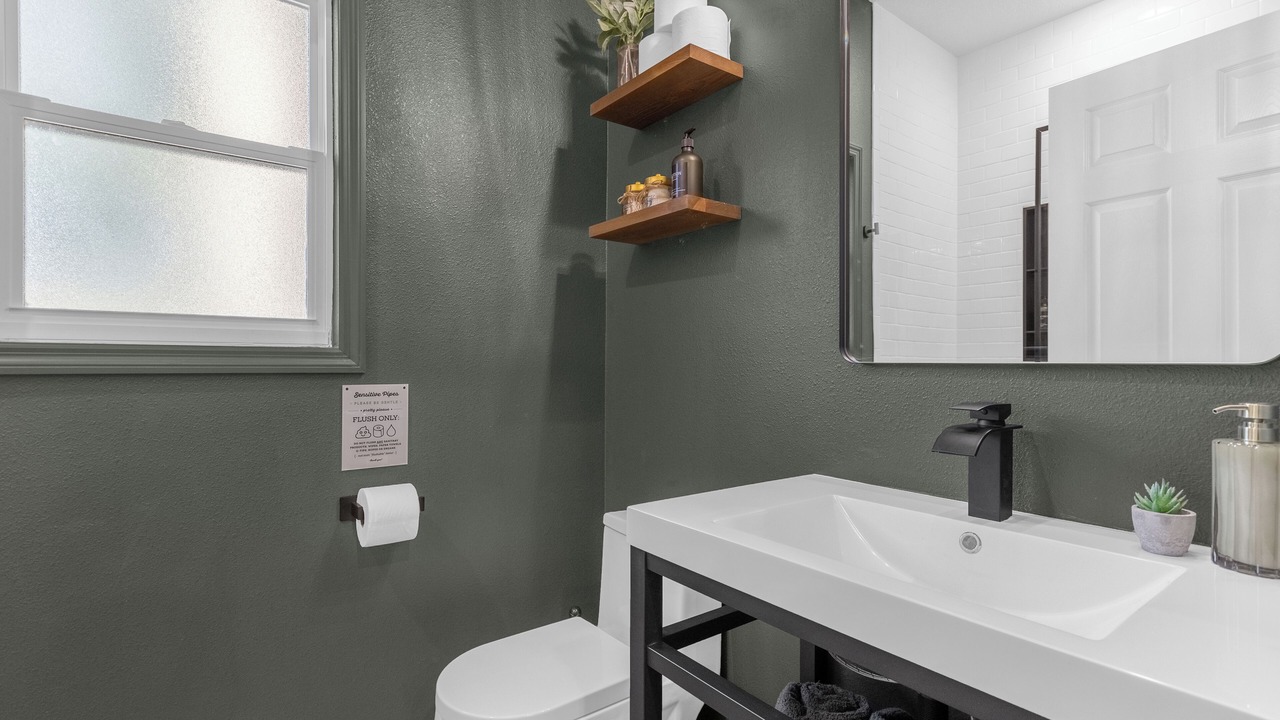 Photo of Bathroom in Lake Davis - Greenwood
