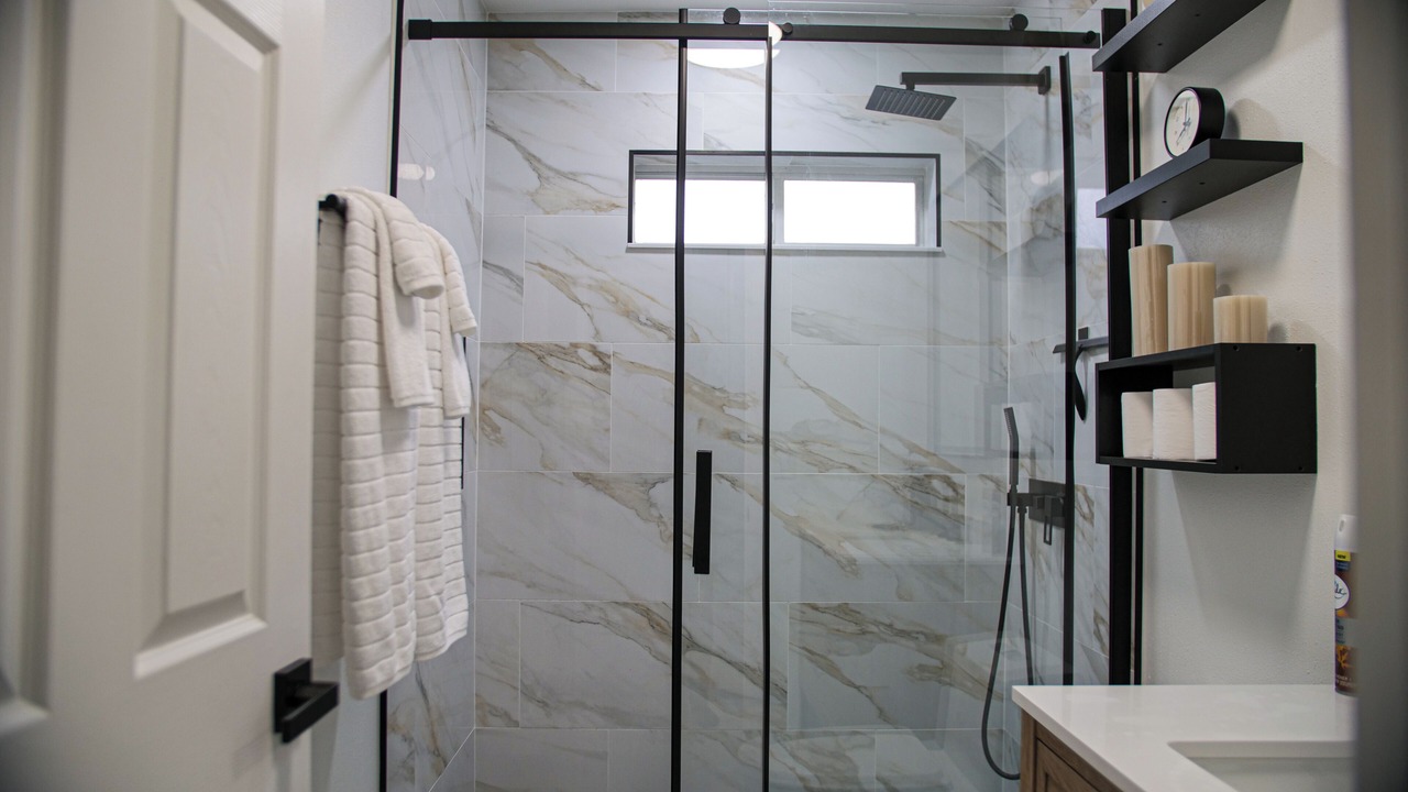 Photo of Bathroom in Buena Ventura Lakes