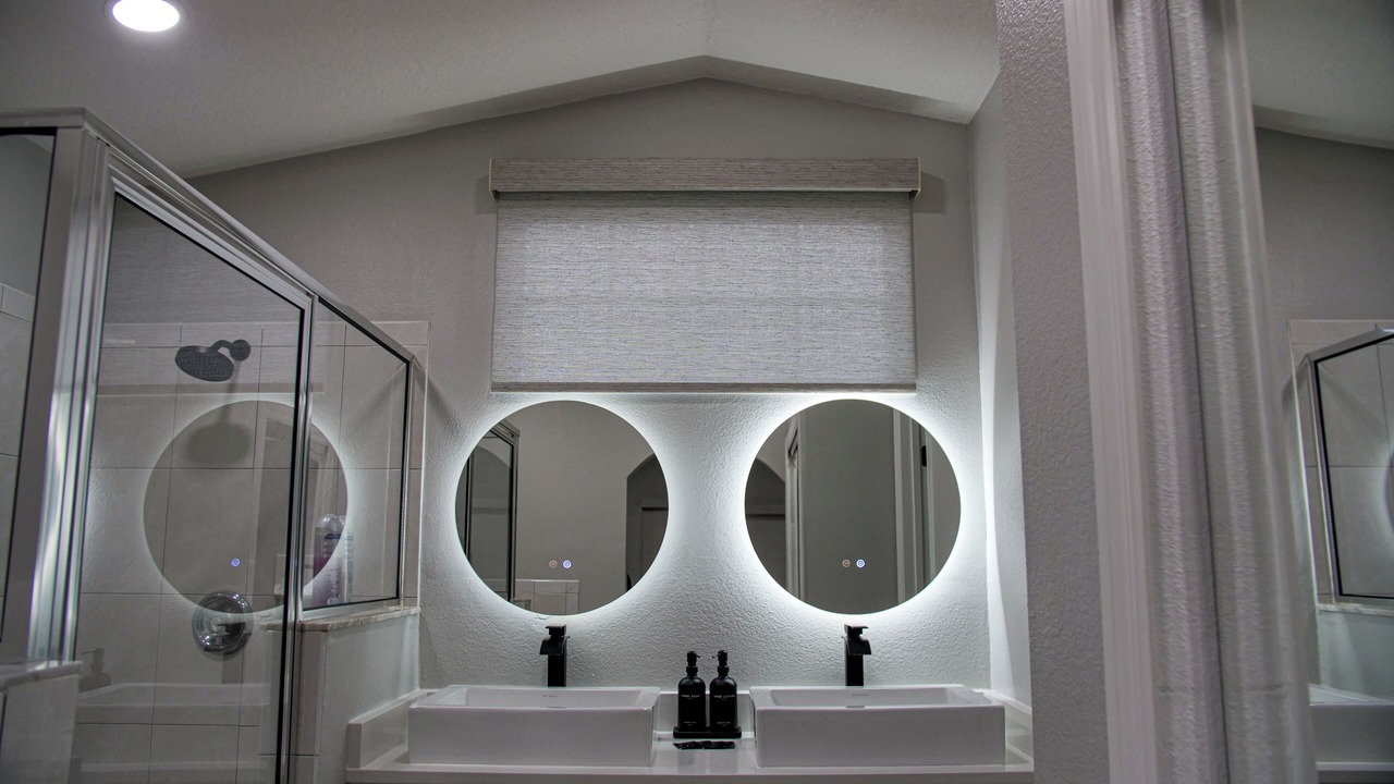 Photo of Bathroom in Buena Ventura Lakes