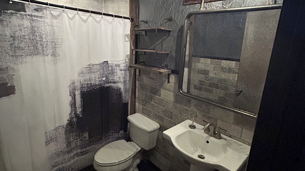 Photo of Bathroom in Kirkman South