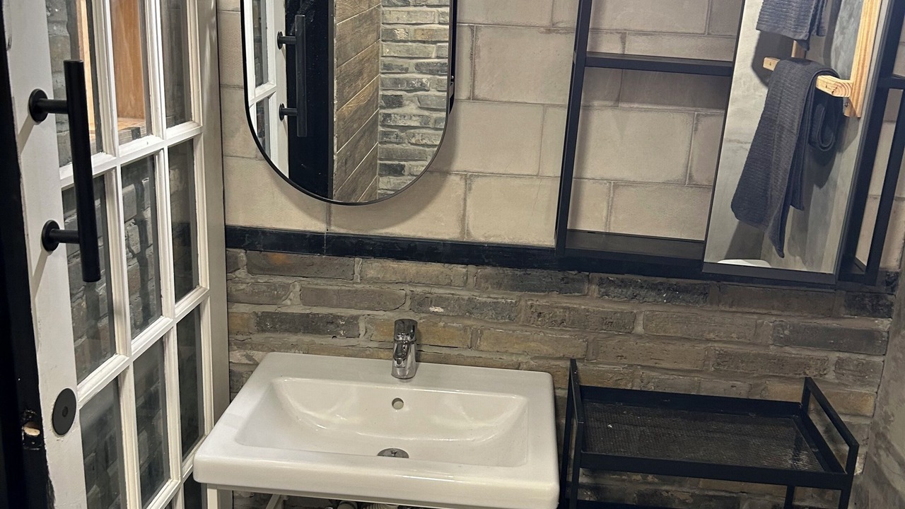 Photo of Bathroom in Kirkman South