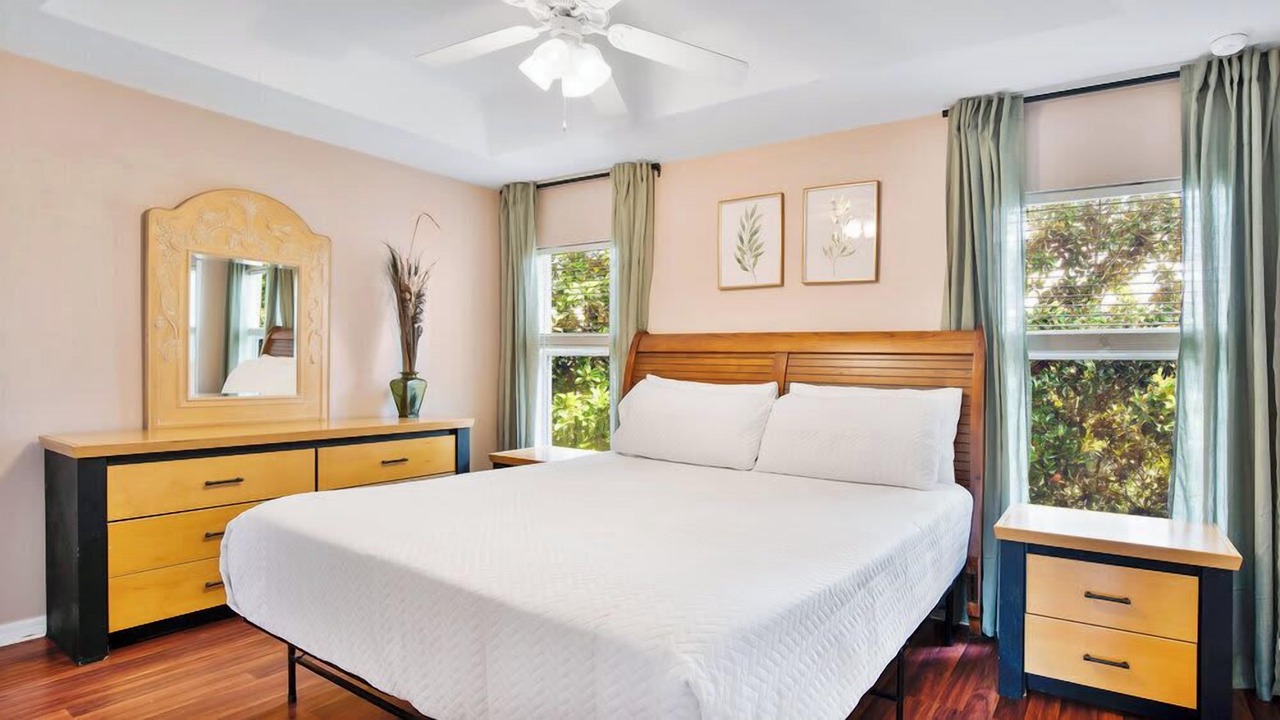Photo of Bedroom in Crestwynd Bay