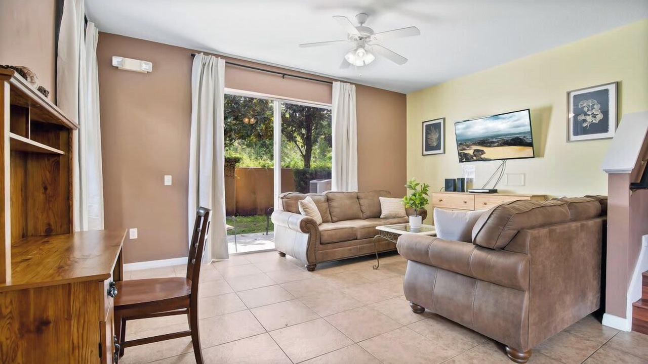 Photo of Livingroom in Crestwynd Bay