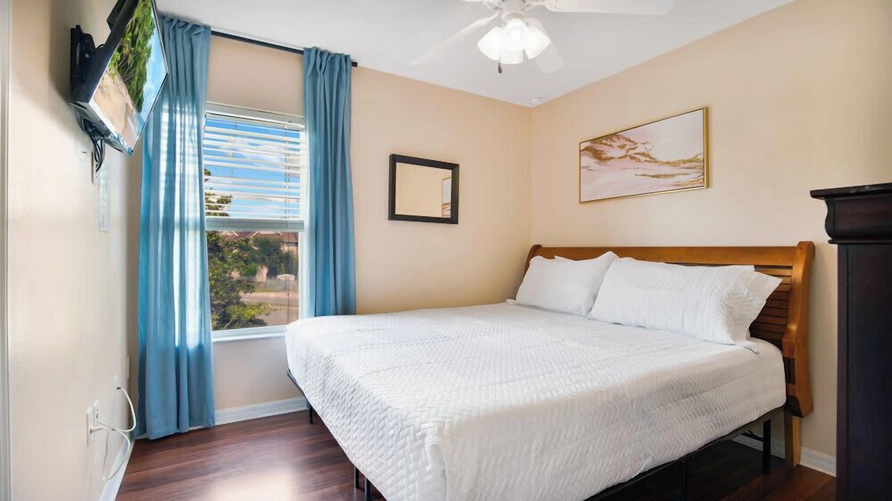 Photo of Bedroom in Crestwynd Bay
