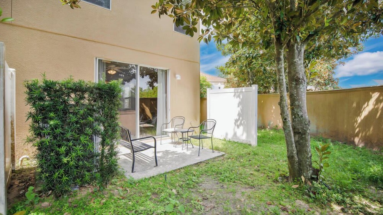 Photo of Patio Balcony in Crestwynd Bay