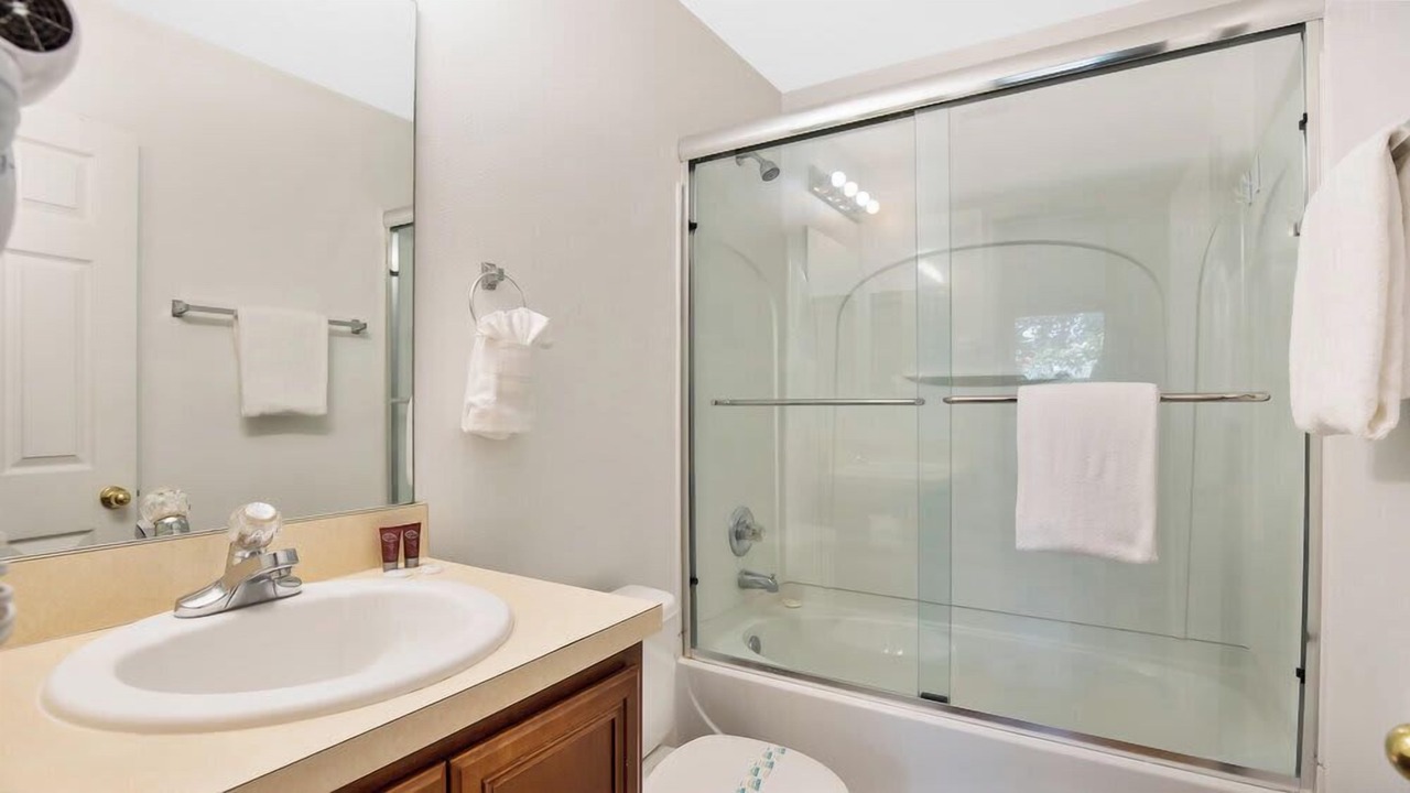 Photo of Bathroom in Crestwynd Bay