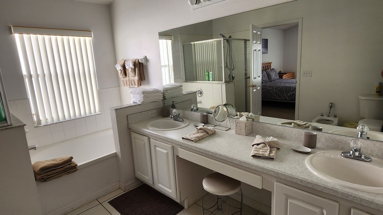 Photo of Bathroom in Bridgewater Crossing