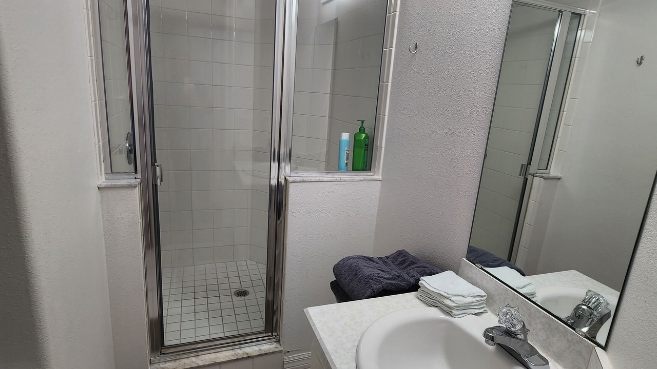 Photo of Bathroom in Bridgewater Crossing