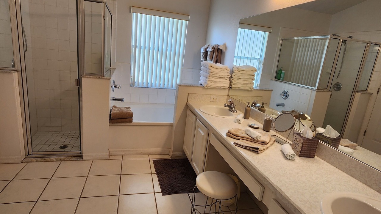Photo of Bathroom in Bridgewater Crossing