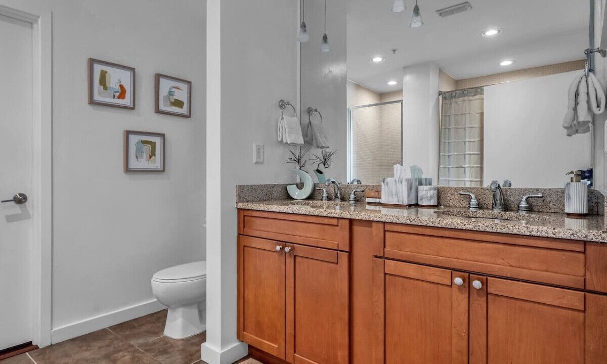 Photo of Bathroom in South Eola