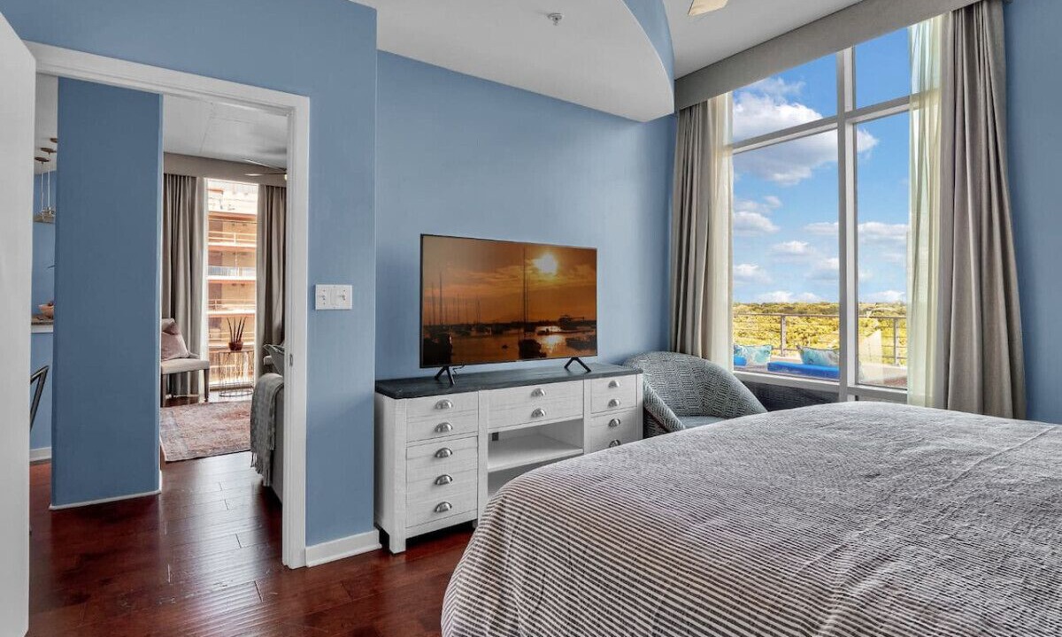 Photo of Bedroom in South Eola