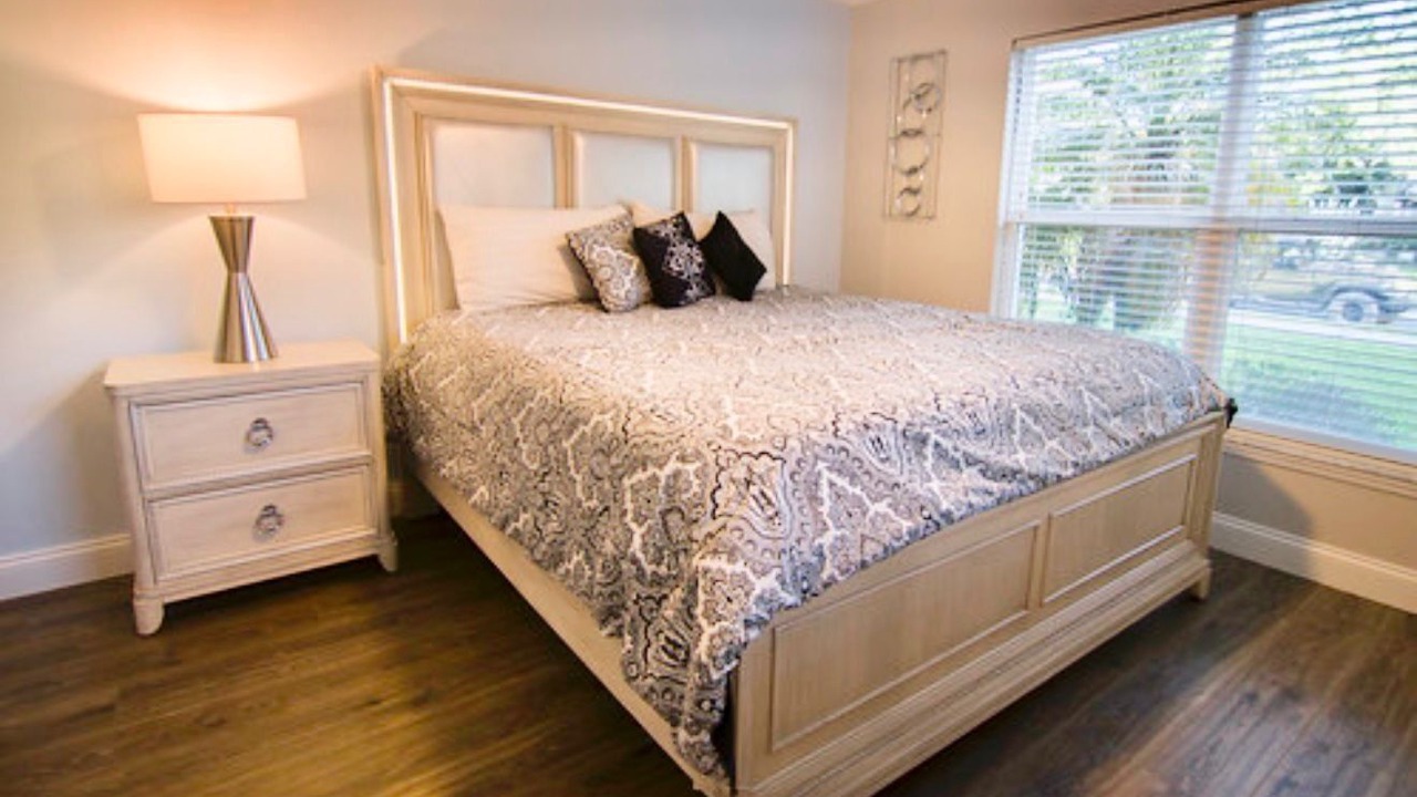 Photo of Bedroom in Dover Shores West