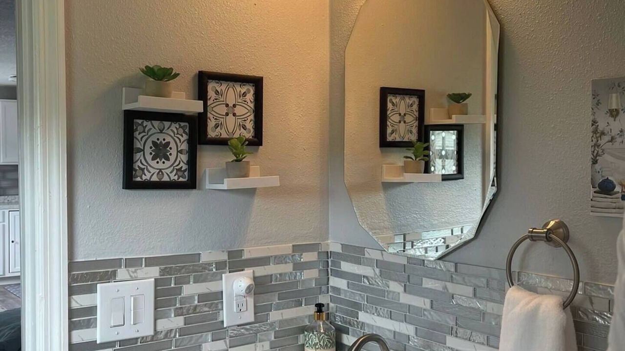 Photo of Bathroom in Buena Ventura Lakes
