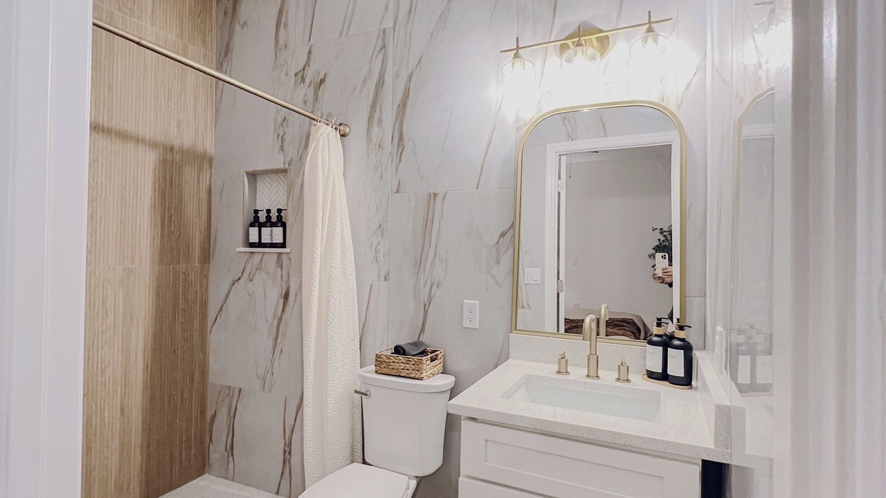 Photo of Bathroom in Buena Ventura Lakes