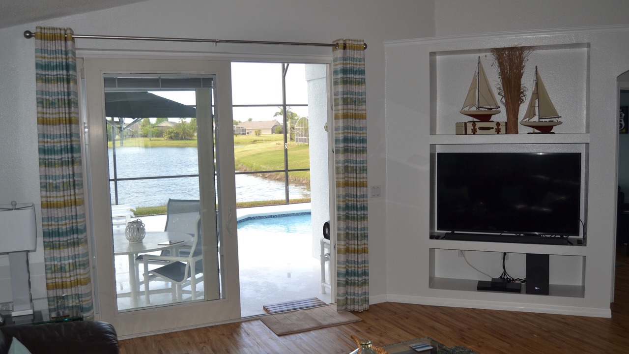 Photo of Livingroom in Eagle Pointe South