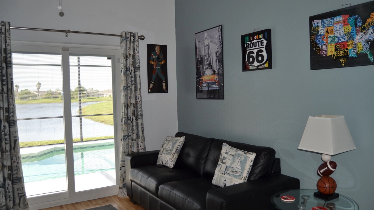 Photo of Livingroom in Eagle Pointe South