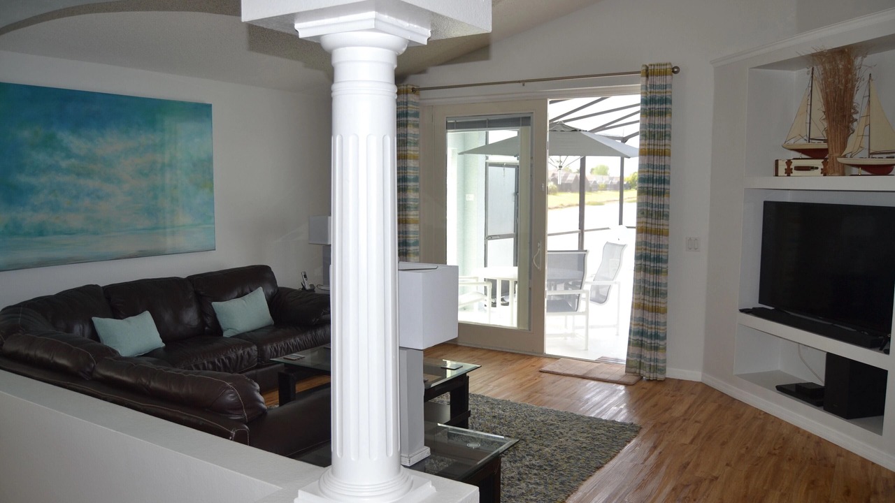 Photo of Livingroom in Eagle Pointe South