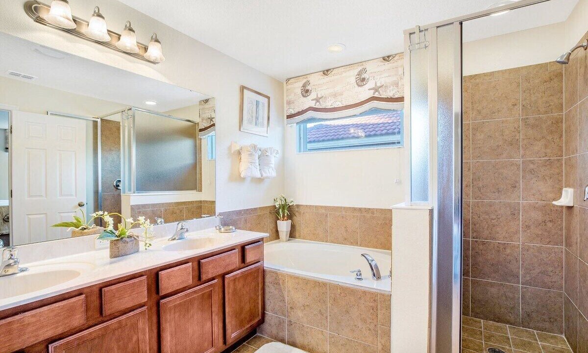 Photo of Bathroom in Watersong