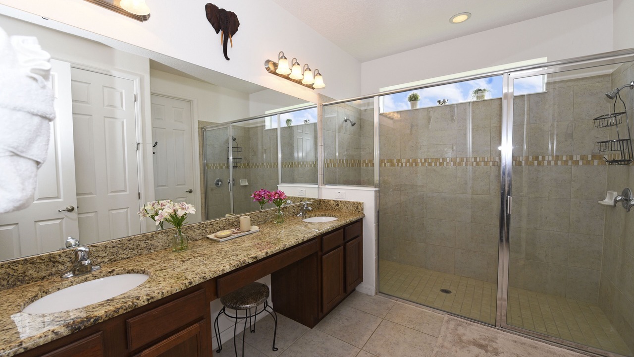 Photo of Bathroom in Watersong