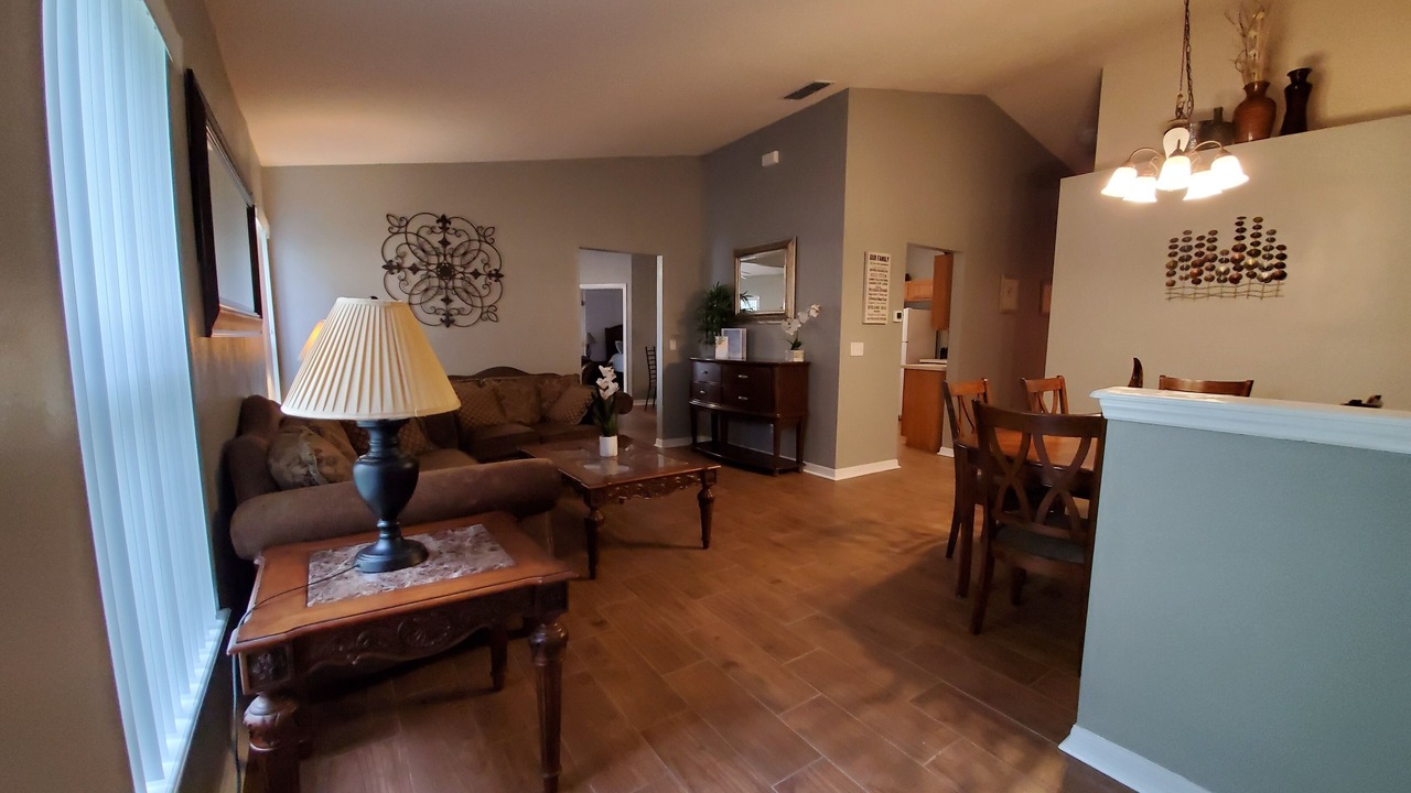 Photo of Livingroom in Sandy Ridge