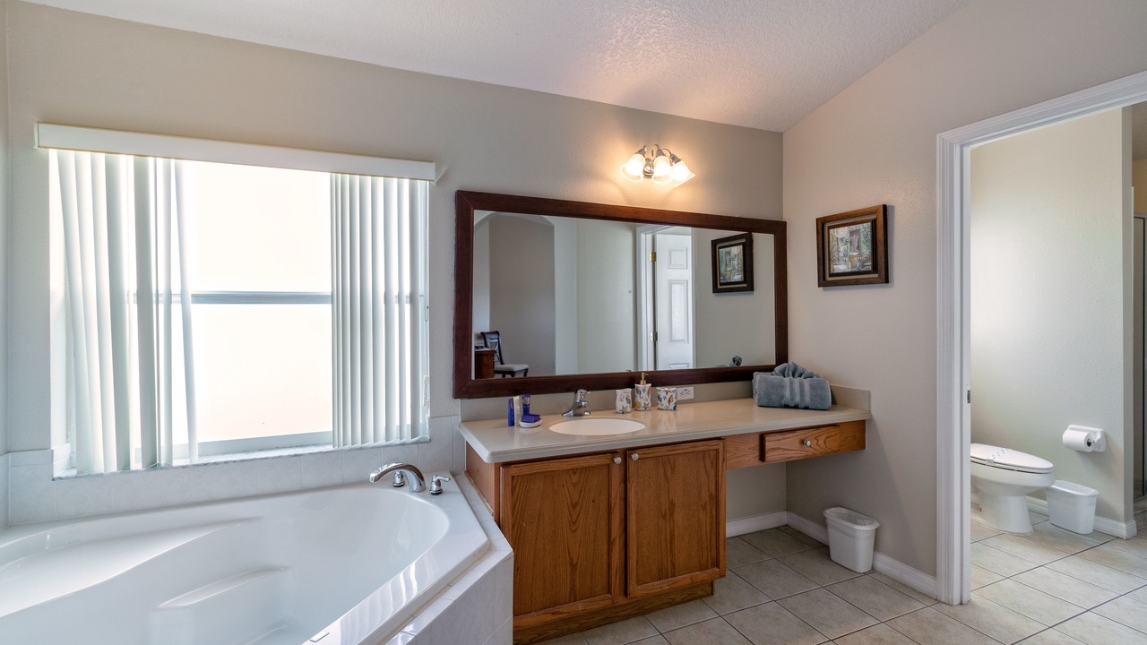 Photo of Bathroom in Buena Ventura Lakes