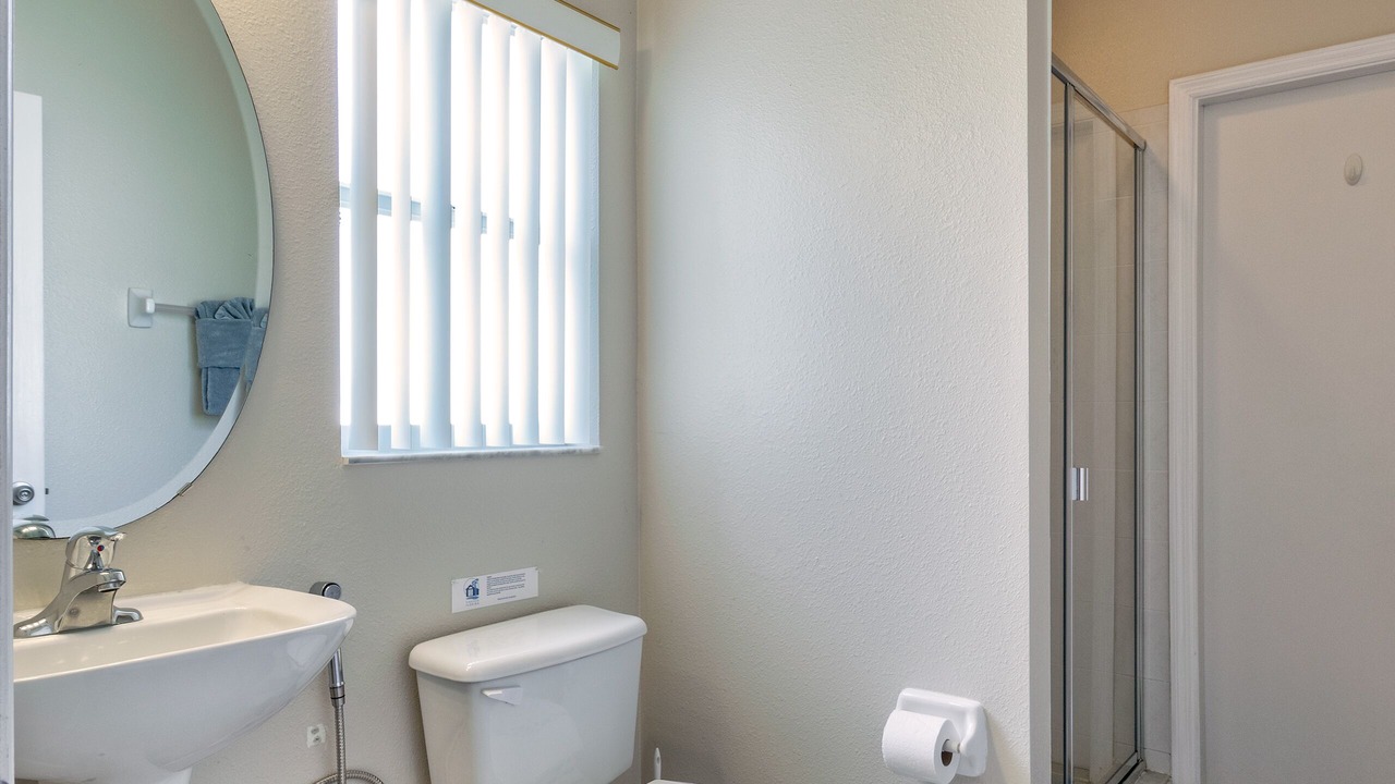Photo of Bathroom in Buena Ventura Lakes