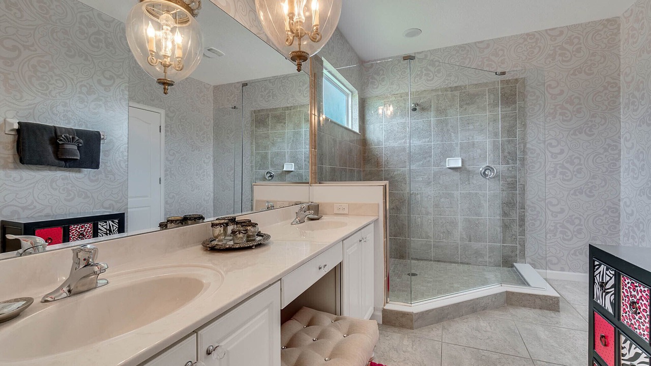 Photo of Bathroom in Watersong