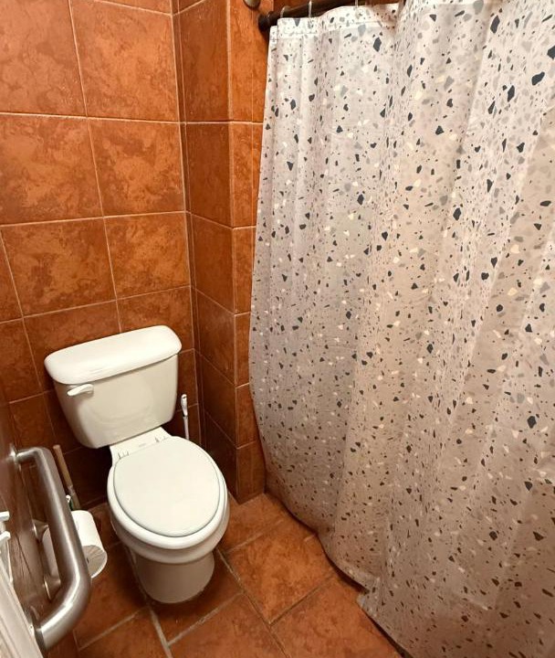 Photo of Bathroom in Englewood Park