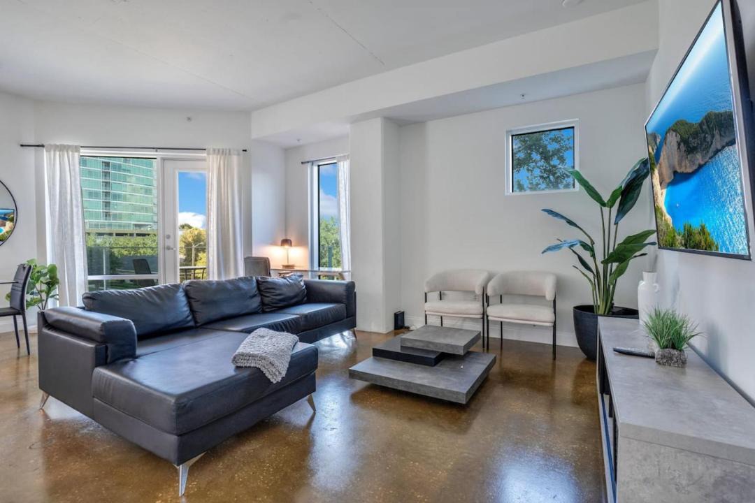 Photo of Livingroom in South Eola