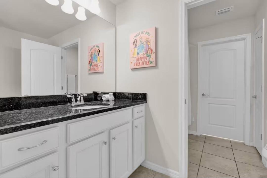 Photo of Others in Four Corners