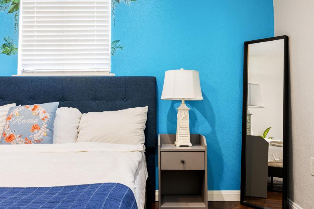 Photo of Bedroom in Englewood Park
