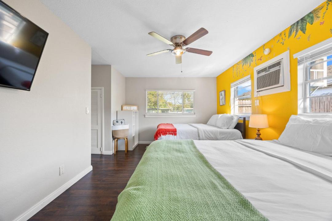 Photo of Bedroom in Englewood Park