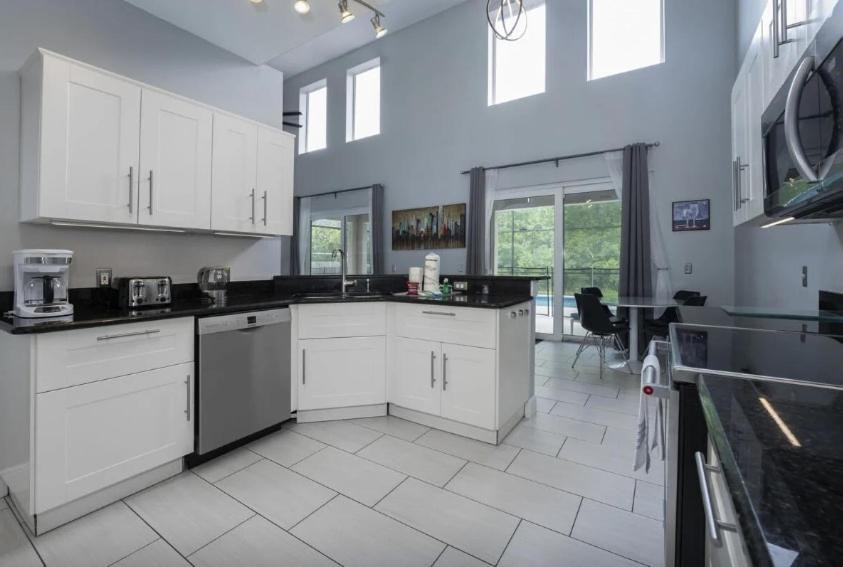 Photo of Kitchen in Crescent Lakes