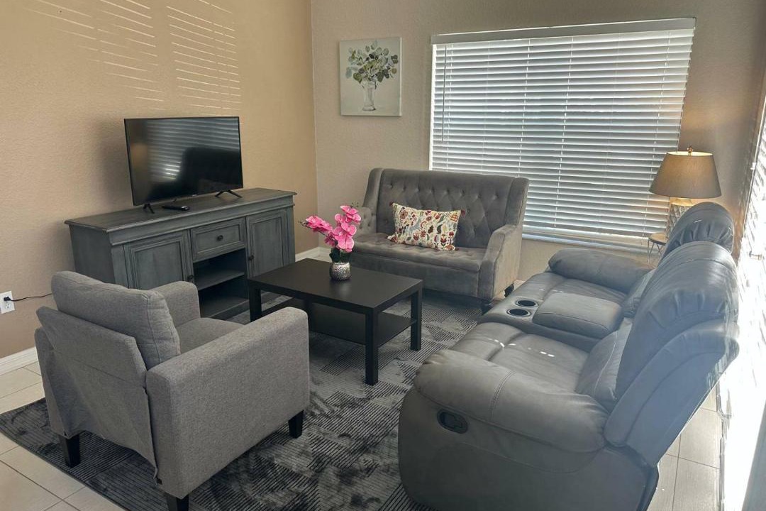 Photo of Livingroom in Venetian Bay Villages