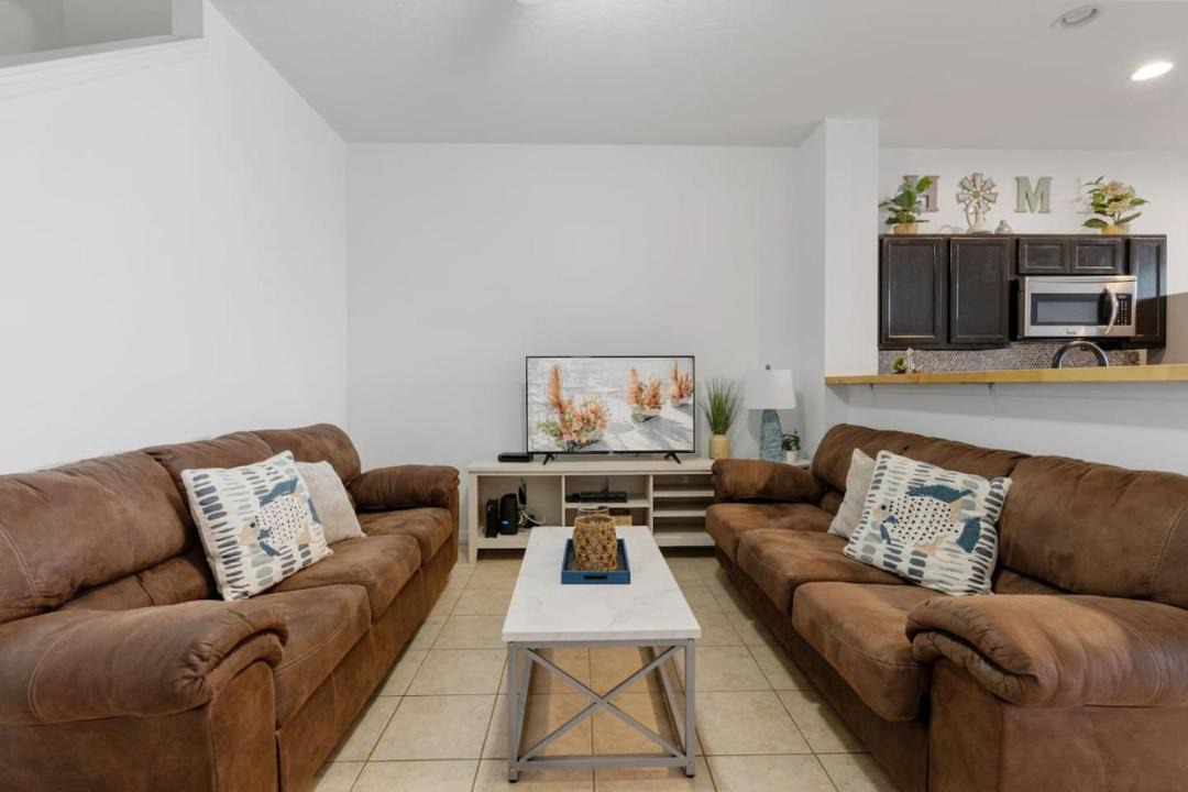 Photo of Livingroom in Crestwynd Bay
