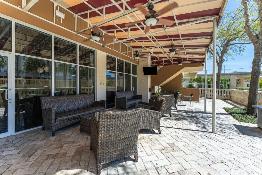 Photo of Patio Balcony in Lake Dot