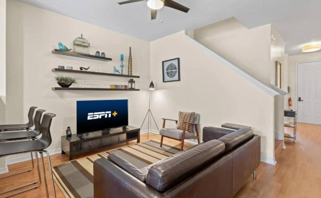 Photo of Livingroom in Crestwynd Bay