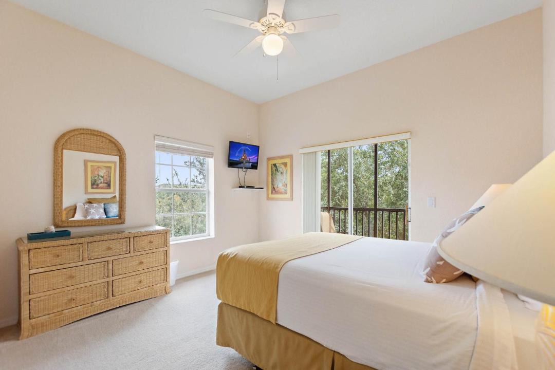 Photo of Bedroom in Bahama Bay