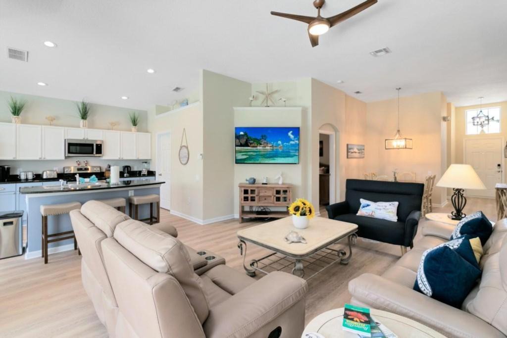 Photo of Others in Windsor Palms