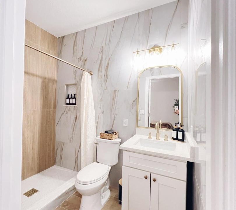 Photo of Bathroom in Buena Ventura Lakes